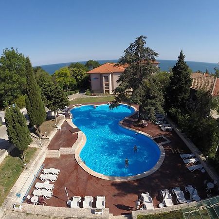 Bisser Hotel - Free Parking - Free Pool Access Baltsjik Buitenkant foto