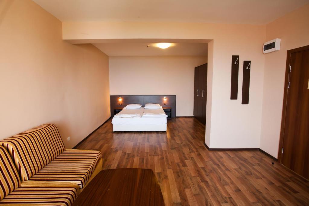 Bisser Hotel - Free Parking - Free Pool Access Baltsjik Kamer foto