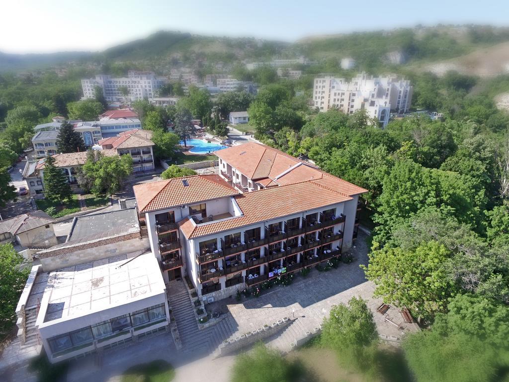 Bisser Hotel - Free Parking - Free Pool Access Baltsjik Buitenkant foto