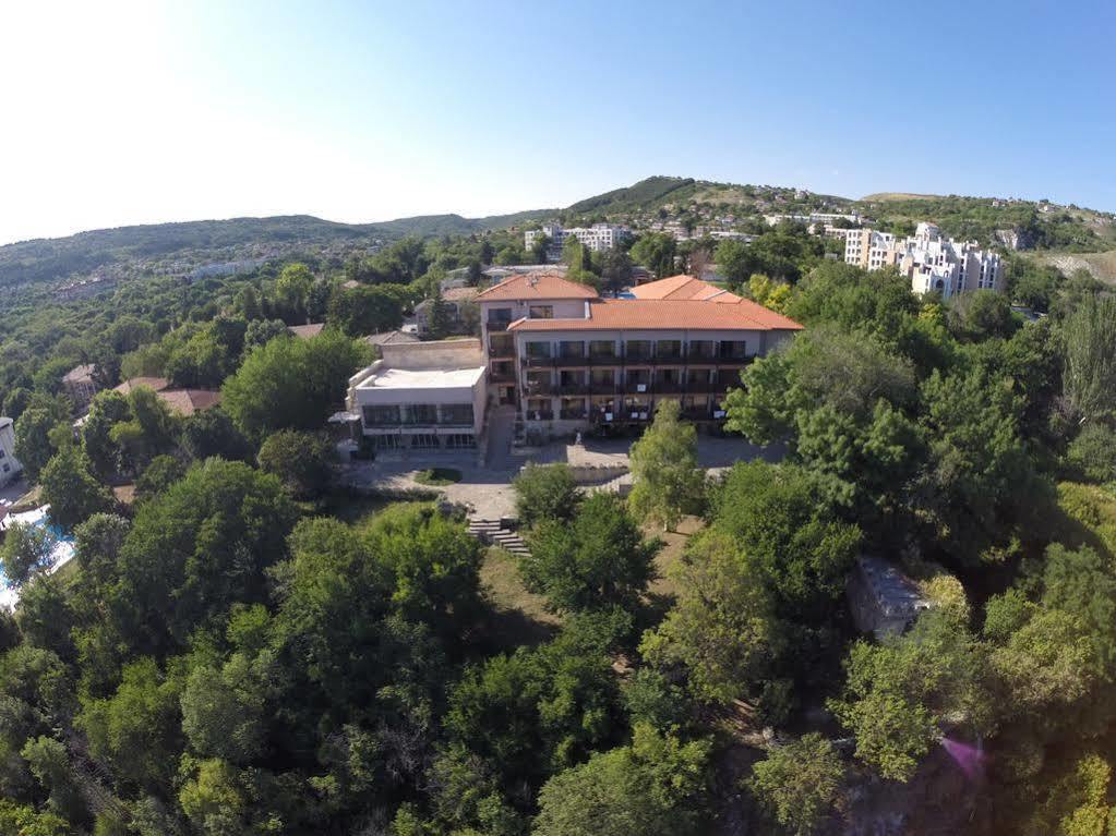 Bisser Hotel - Free Parking - Free Pool Access Baltsjik Buitenkant foto